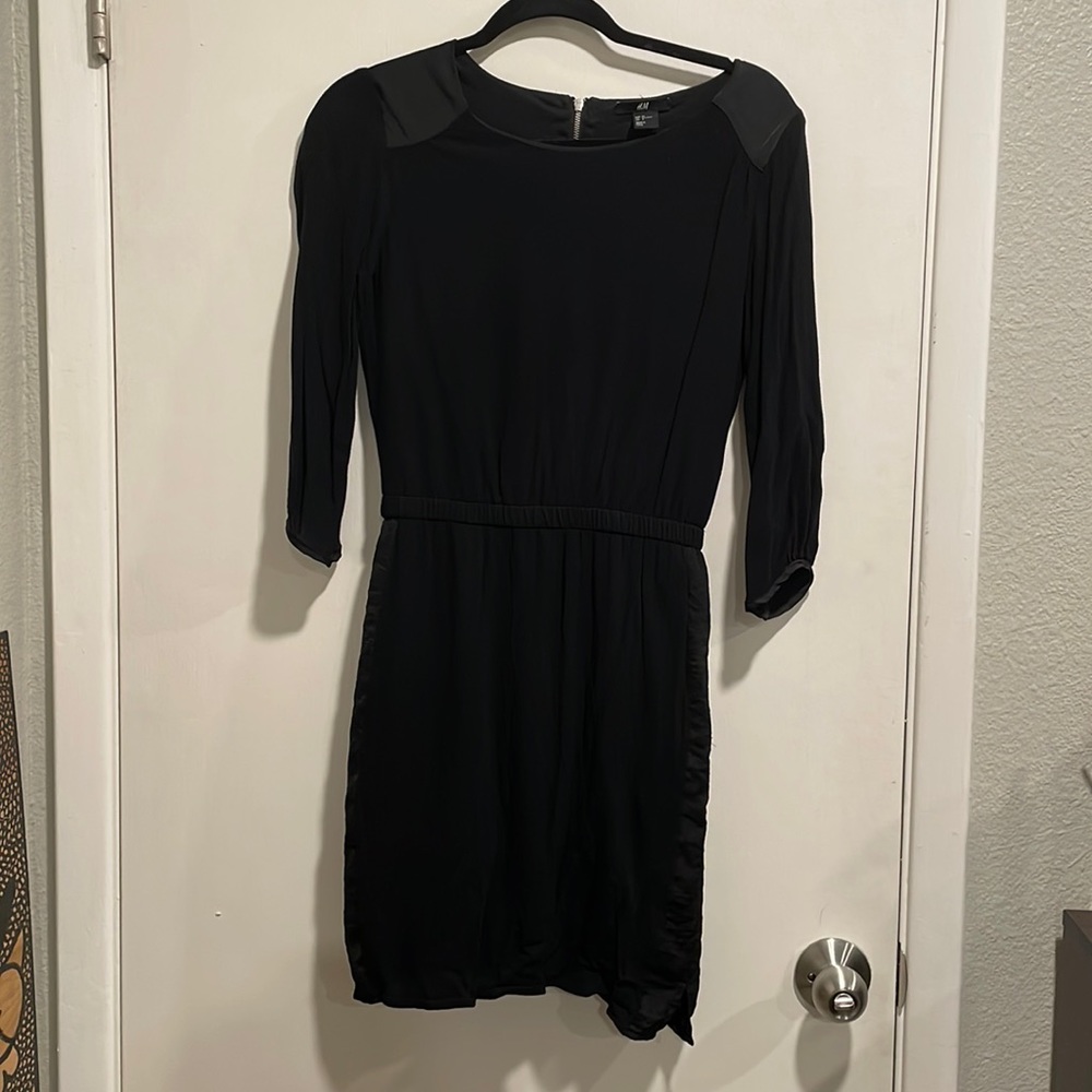 H&M light weight 3/4 length sleeve black dress